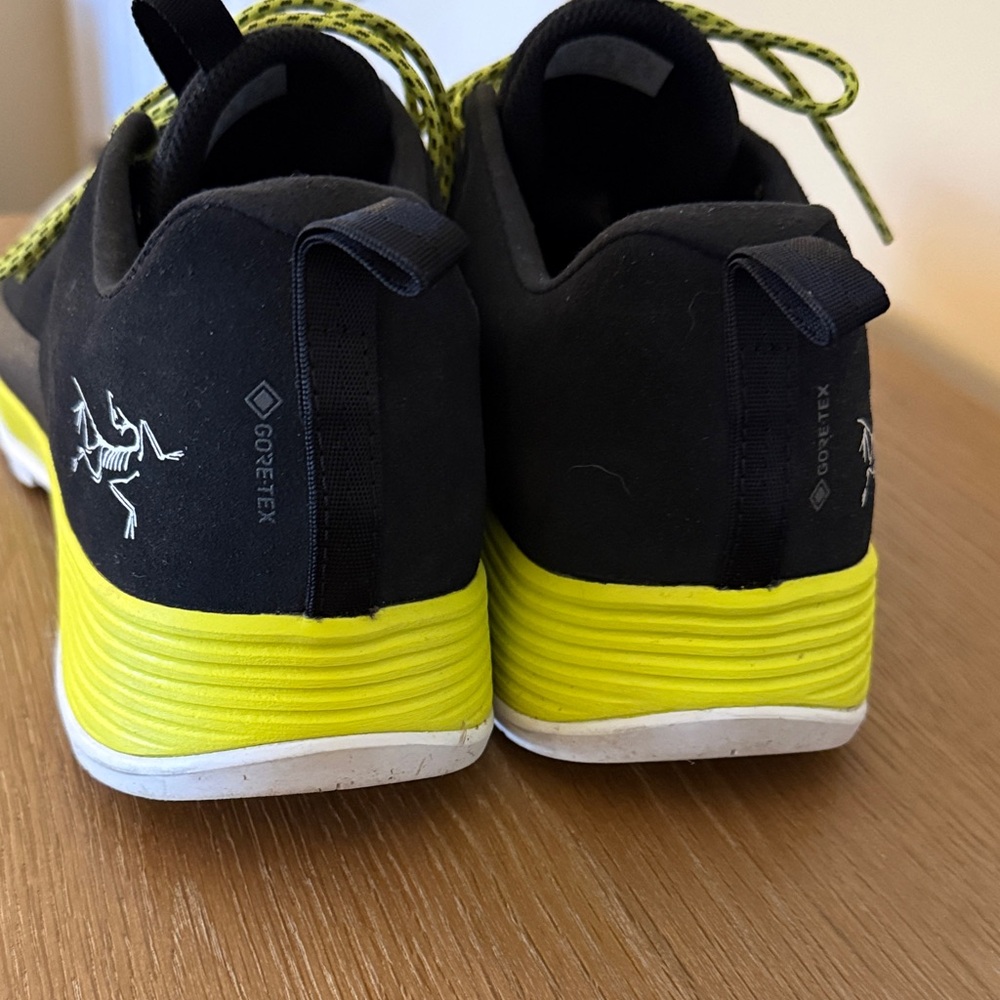 Arc'teryx Men's Konseal GoreTex Black and Yellow Hiking Sneaker Shoes - Size 10 - Picture 3 of 7